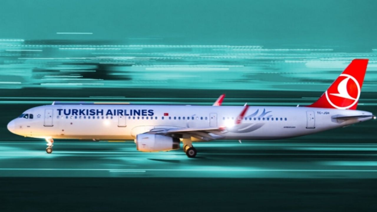 THY'nin İstanbul-Antalya Seferini Yapan Uçağına Yıldırım İsabet Etti: Pilot Acil İniş Yaptı.