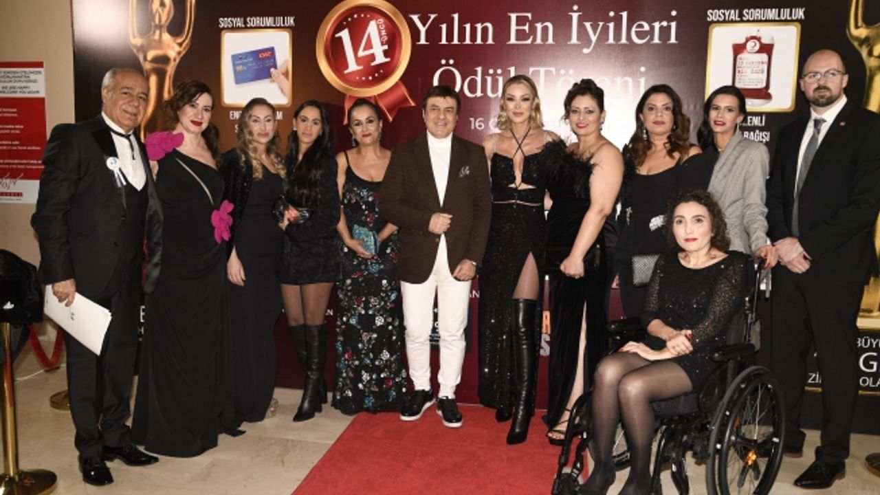 Ünlüler geçidi... Engelsiz Yaşam Vakfı ödül töreni yapıldı...