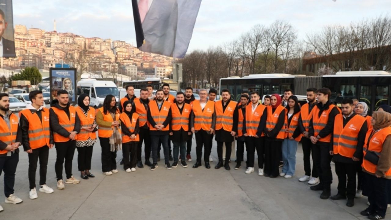 Eyüpsultan Belediyesi'nden trafikte kalanlara iftariyelik ikramı