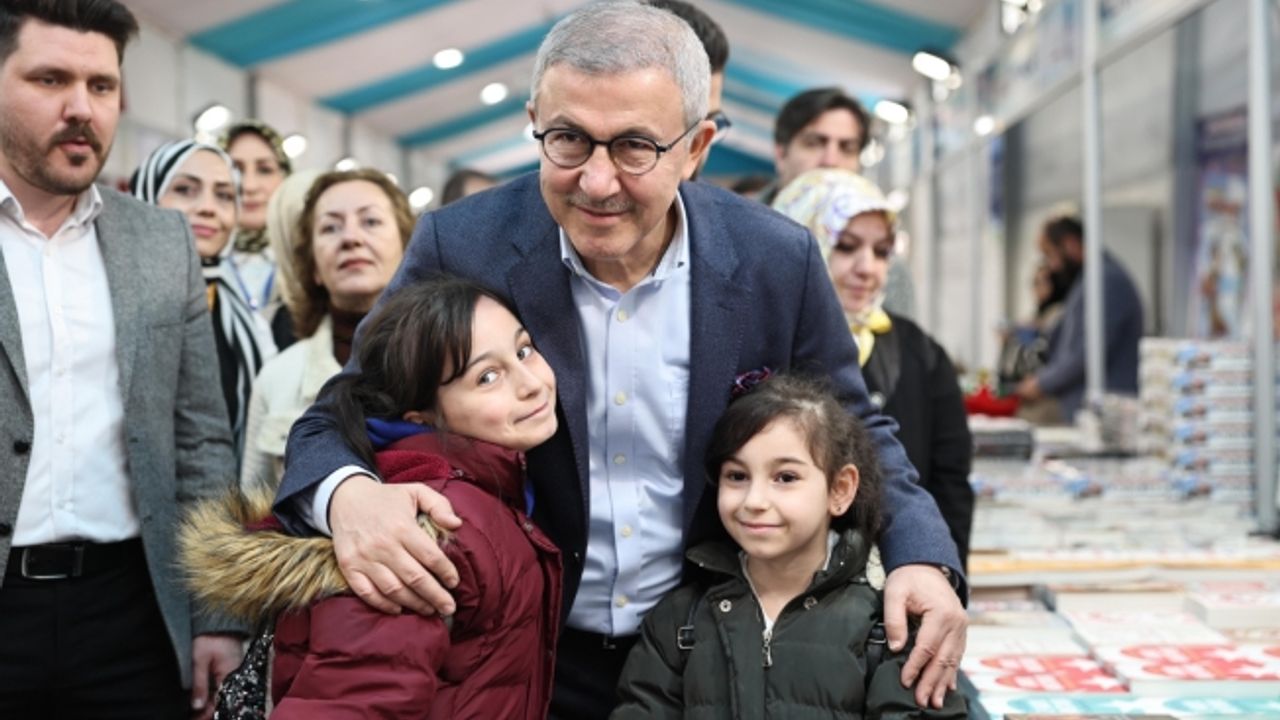 Geleneksel kitap fuarı Ramazan ayında kapılarını açtı.
