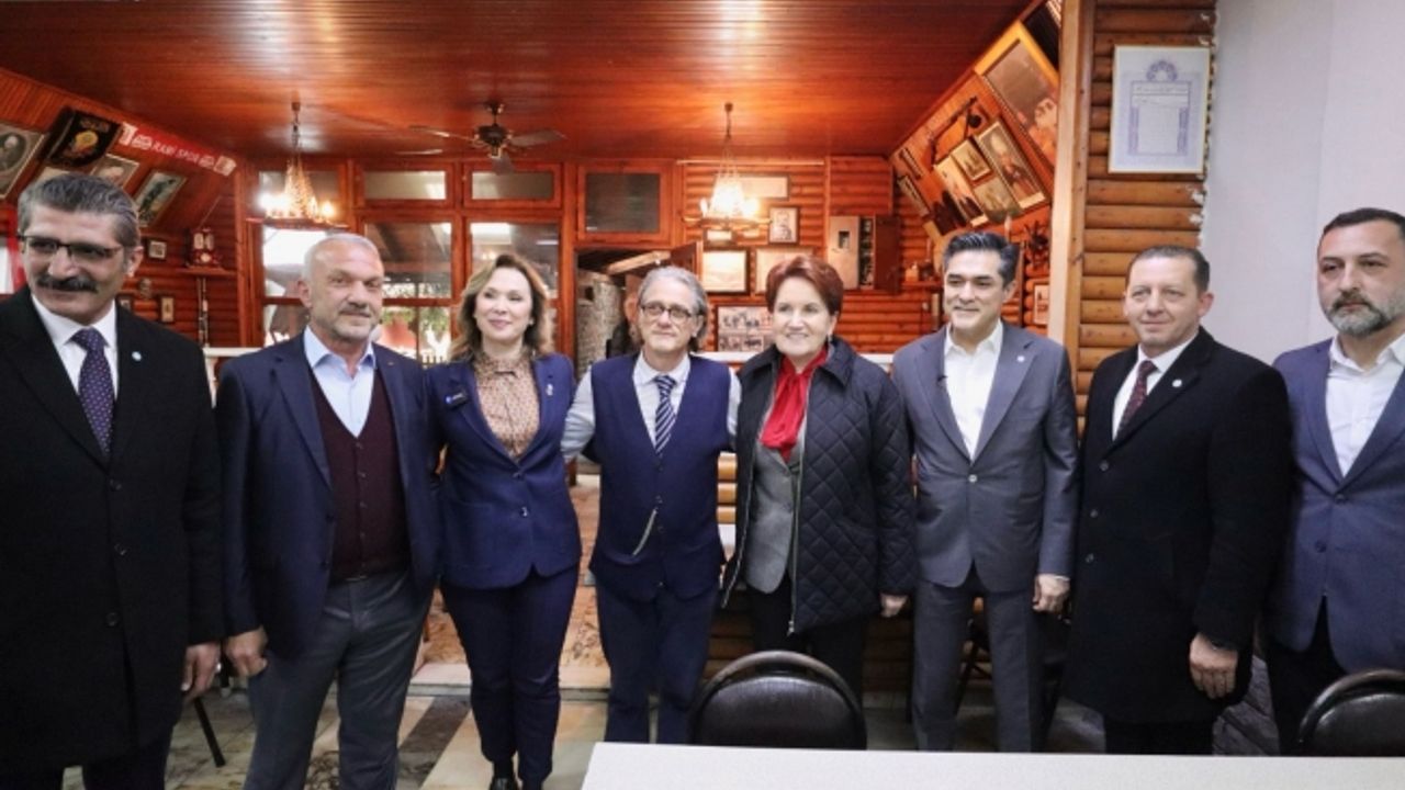 İYİ PARTİ EYÜPSULTAN'A ÇIKARMA YAPTI