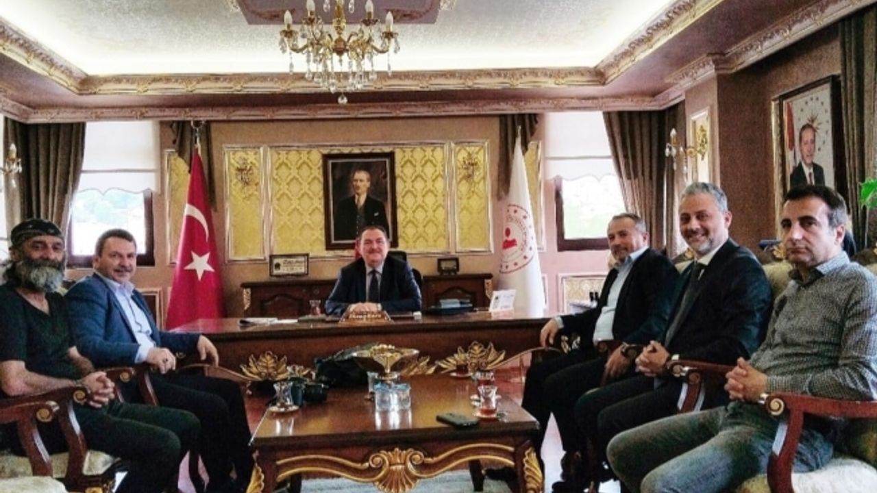 Eyüpsultan Gazeteciler Derneği Eyüpsultan Kaymakamı İhsan Kara’yı Ziyaret Etti
