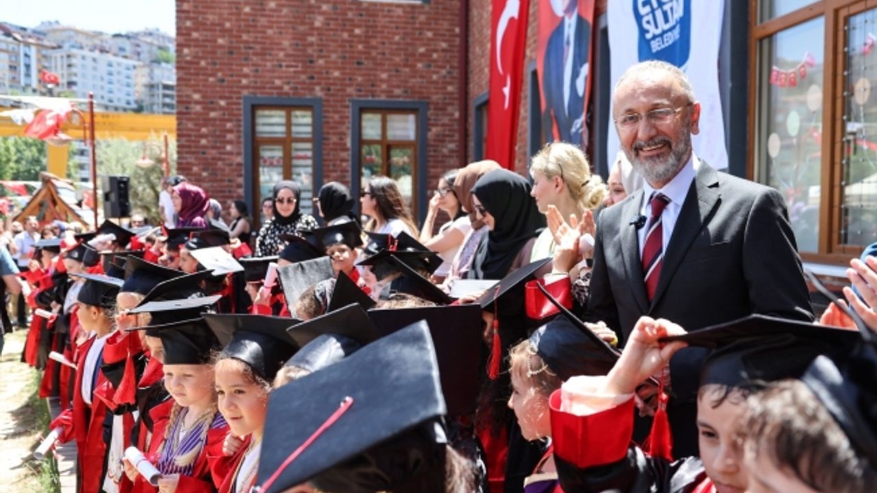 ESA’lı miniklerin muhteşem kep atma töreni