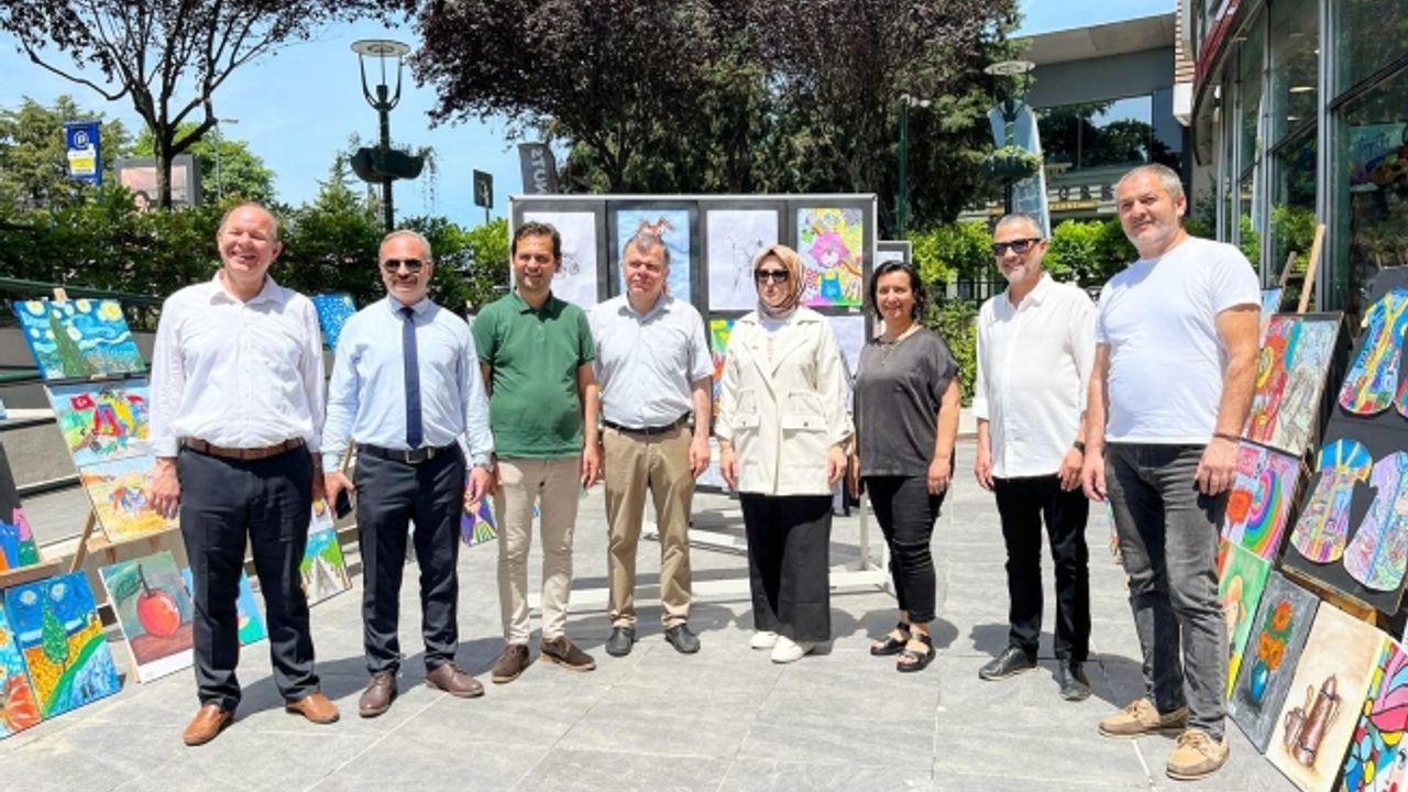 Kemerburgaz Şehit Sinan Şen Ortaokulu Göktürk'te Resim Sergisi Açtı.