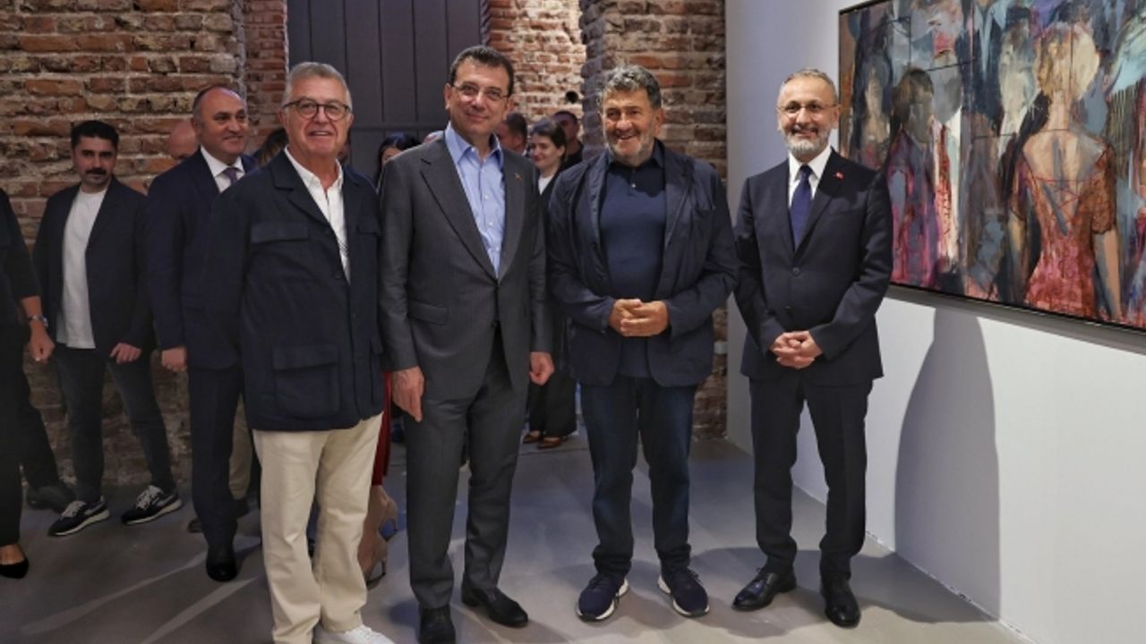 Mustafa Taviloğlu koleksiyonu Eyüpsultan’da sanatseverle buluşuyor