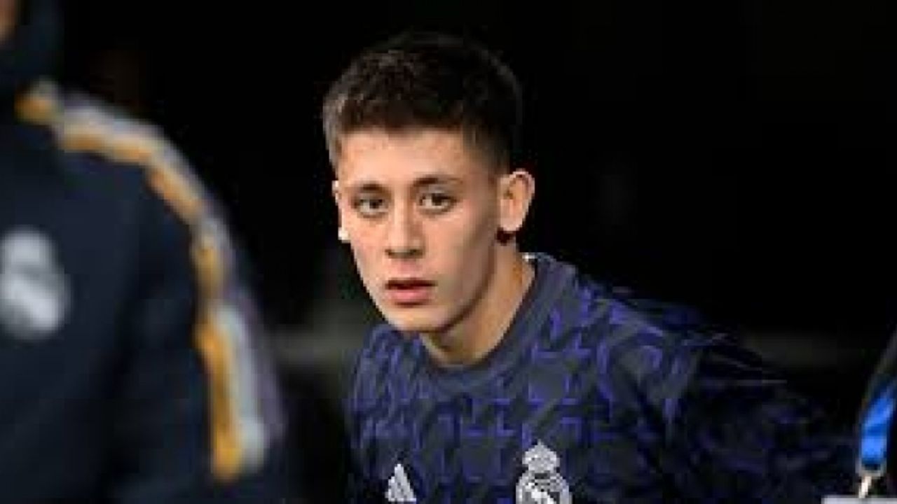 Arda Güler kararını verdi! Real Madrid’de yedek kalmıştı: Fenerbahçe iddiaları sonrası…Arda Güler kararını verdi! Real Madrid’de yedek kalmıştı: Fenerbahçe iddiaları sonrası…