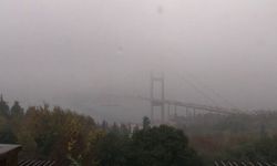 İstanbul sis altında! 15 Temmuz Şehitler Köprüsü sise gömüldü.