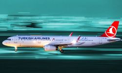 THY'nin İstanbul-Antalya Seferini Yapan Uçağına Yıldırım İsabet Etti: Pilot Acil İniş Yaptı.
