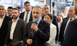 Başkan Dr. Mithat Bülent Özmen personelle bayramlaştı