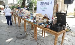 Kitap ve Obje Müzayedesi yoğun ilgi gördü