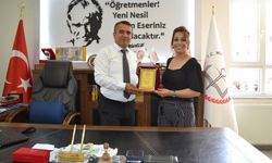 Eylül Ayça Karakuş’a Teşekkür Plaketi Takdim Edildi  