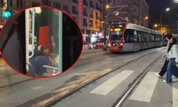 Fatih'te karşıdan karşıya geçmeye çalışan kişiye tramvay çarptı