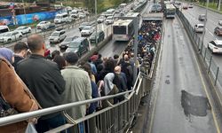 İstanbul'da trafik yoğunluğu yaşanıyor