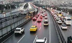 İstanbul'a kar etkisi: Trafik kilit