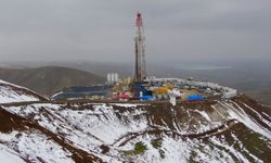 Van’da petrol arayışı: 200 tonluk dev sondaj kulesi kuruldu