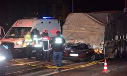 Kayseri’de Fiat Tofaş marka araç tırın altına girdi, kağıt gibi ezildi: 1 ölü
