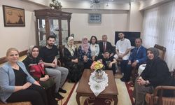Eyüpsultan Protokolünden Anlamlı Ziyaret: Şehit Emanetine Anneler Günü Kutlaması