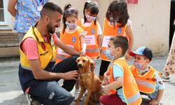 Minik yüreklerden büyük sevgi: Çırçır ÇEM’in öğrencileri patili dostlarla buluştu