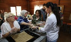 Huzurevi sakinleri Bağımsızlık Köyü’nü ziyaret etti