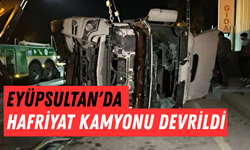 Eyüpsultan'da mıcır yüklü hafriyat kamyonu devrildi