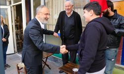 Başkan Özmen, Rami Yeni Mahalle’de esnafla buluştu