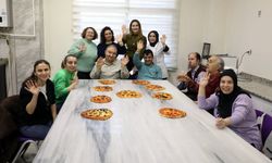 Görme engelli kursiyerler pizza yaptı