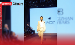 TEK GECE, DÖRT DEFİLE: AYBERK MANAY FİŞEKHANE’DE PODYUMDA DİKKATLERİ ÜZERİNE ÇEKTİ