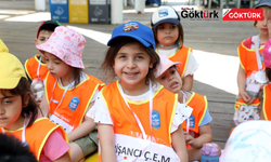 Atıklar Sanata Dönüştü: Eyüpsultan’da Renkli Geri Dönüşüm Defilesi