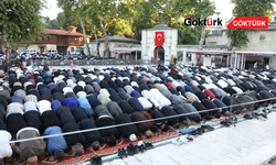 Eyüp Sultan Camii bayram namazında doldu taştı