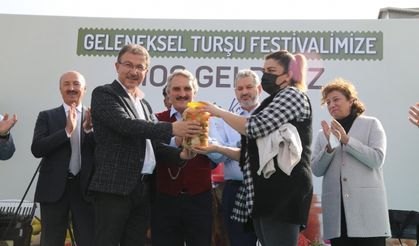 Kemerburgaz'da düzenlenen turşu festivali renkli görüntüler oluşturdu