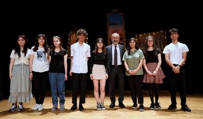 3. Liseler Arası Tiyatro Günleri perdelerini açtı