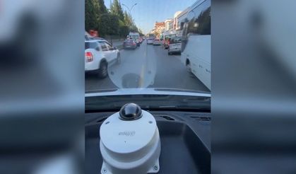 Sakarya'da ambulans geçişinde fermuar sistemi uygulandı: O anlar kamerada..