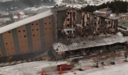 Uludağ’da yanan otel günün ağarınca dronla böyle görüntülendi