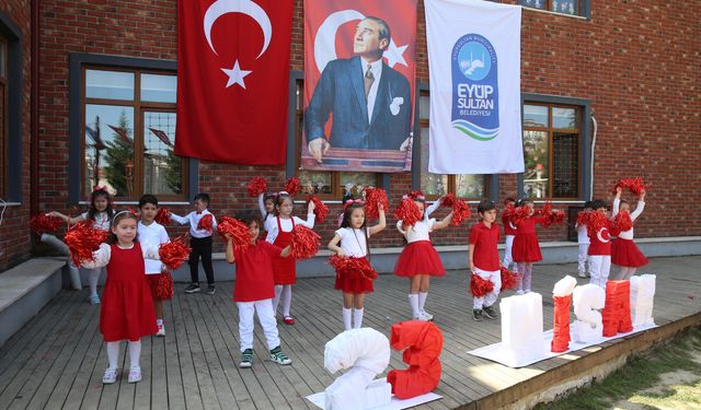 Minik yüreklerden büyük coşku: Eyüpsultan’da 23 Nisan renkli görüntülerle kutlandı