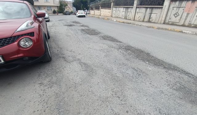 Bozuk Yollar, Sessiz Müdürlük. Fen İşleri Müdürlüğü, Göktürk ve Kemerburgaz’ı Yine Görmezden Geliyor.