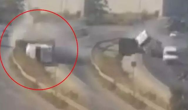 Konteyner aracın üzerine düştü! 5 kişinin öldüğü korkunç kazada yeni görüntü