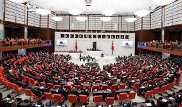 "Terörsüz Türkiye" komisyonunun ilk toplantısı başladı... TBMM Başkanı Kurtulmuş: Tarihi bir dönüm noktasındayız