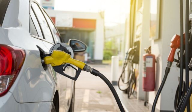 Araç sahipleri dikkat! Benzine 1 lira zam geliyor