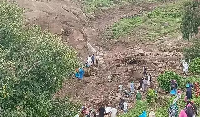 Felaketi yaşadılar: Bir köy tamamen haritadan silindi, binlerce kişi öldü!