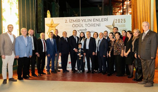 İzmir Yılın Enleri Ödülleri Görkemli Bir Geceyle Sahiplerini Buldu