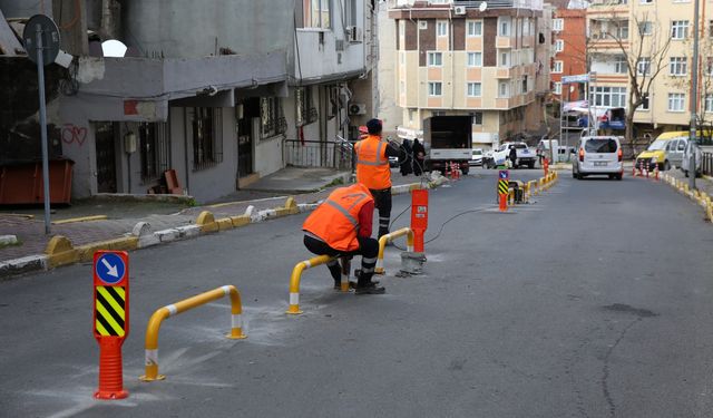 Muhtar Camii Sokak’ta trafik sorununa çözüm