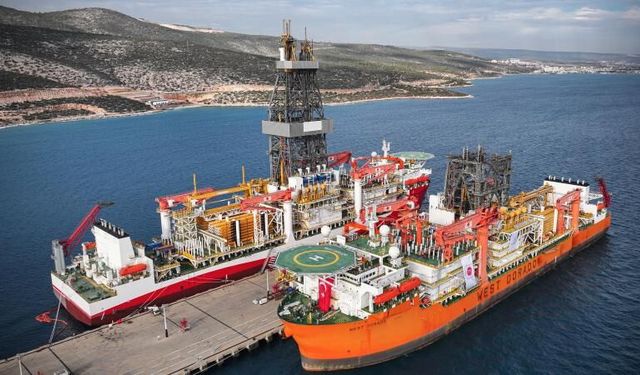 Türkiye'nin yeni sondaj gemileri yan yana geldi