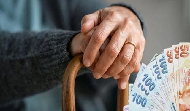En düşük emekli maaşına ilişkin yeni düzenleme gündemde.