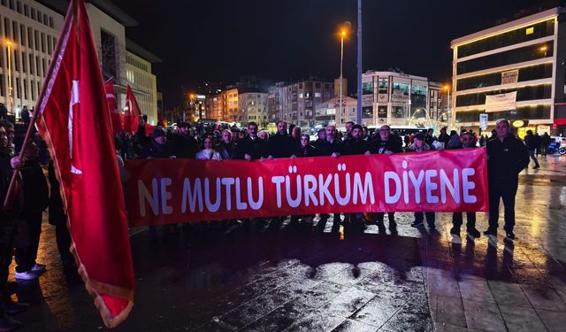 İYİ Parti’den Türk Bayrağına Yönelik Saldırıya Sert Tepki: İstanbul’da Bayrak Yürüyüşü