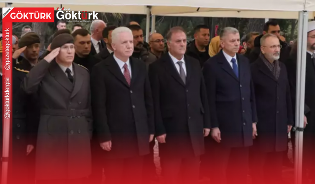 Eyüpsultan’da anlamlı anma: Mehmet Akif Ersoy kabri başında yad edildi