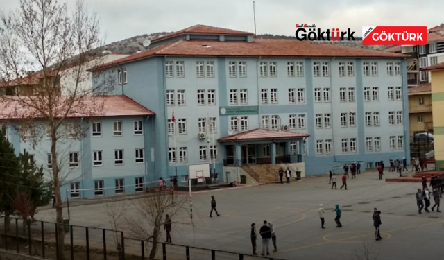 Okulun kızlar tuvaletinde ortaya çıkan görüntüler kentte infial yarattı