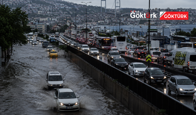 İstanbul’da Sağanak Yağış Etkili Oldu: Trafikte Yoğunluk Yüzde 80’i Aştı