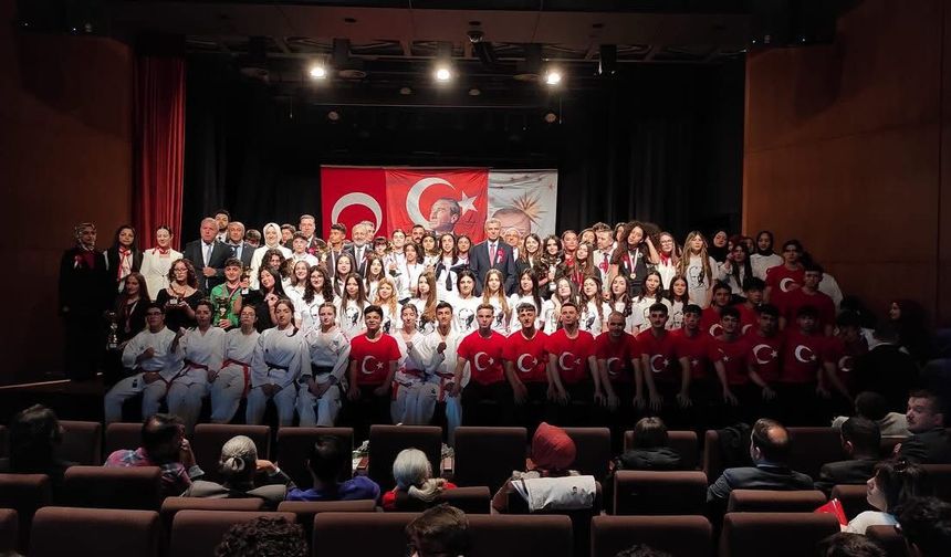 19 Mayıs Atatürk’ü Anma, Gençlik ve Spor Bayramı, Eyüpsultan’da büyük bir coşku ve gururla kutlandı.