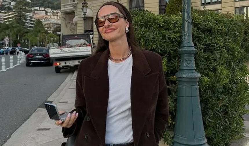Bu tatil herkese nasip olmaz! Yasemin Özilhan Serdal Adalı’nın lüks teknesinde böyle görüntülendi!