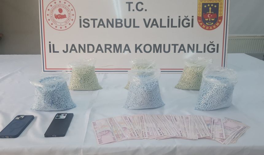 Eyüpsultan’da Zehir Tacirlerine Darbe: 278 Bin 820 Uyuşturucu Hap Ele Geçirildi